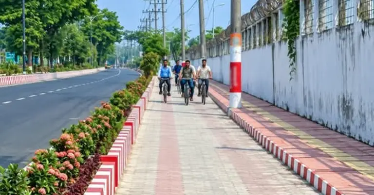 নির্মাণকৃত সাইকেল ট্র্যাক